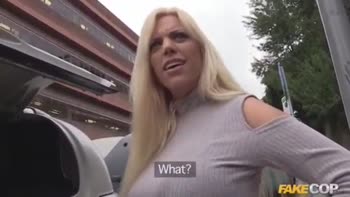 Lesbians Tongue In Pussy